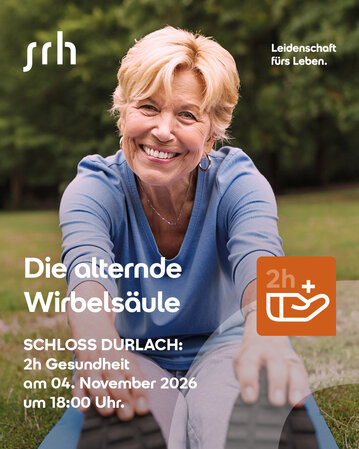 Ältere Frau lächelt und dehnt sich auf dem Boden, mit Text über eine Veranstaltung zur Wirbelsäulengesundheit am 4. November 2026.